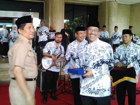 Pencarian PGRI Papua Tengah - Persatuan Guru Republik Indonesia Cabang Papua Tengah